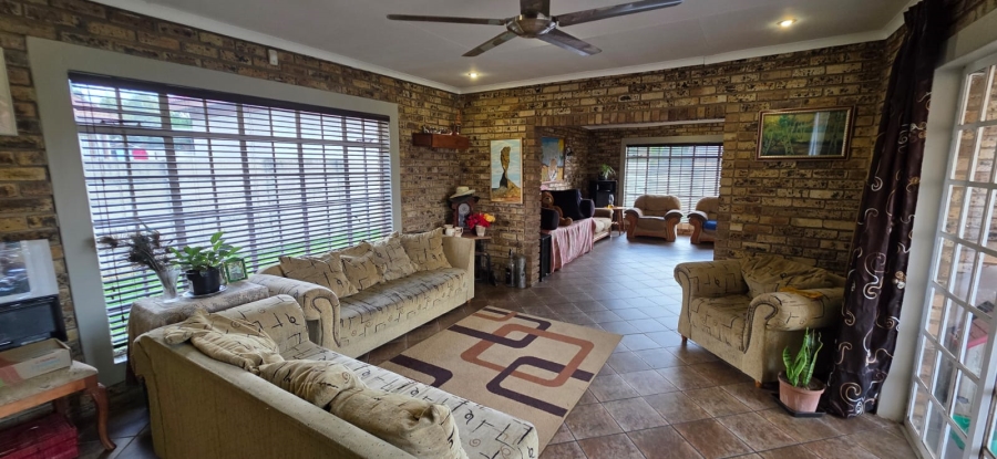 4 Bedroom Property for Sale in Miederpark North West